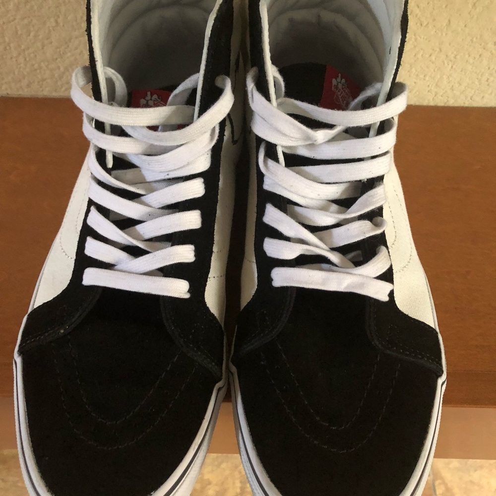 Vans High Tops Peanuts size men 10.5 /ladies 12